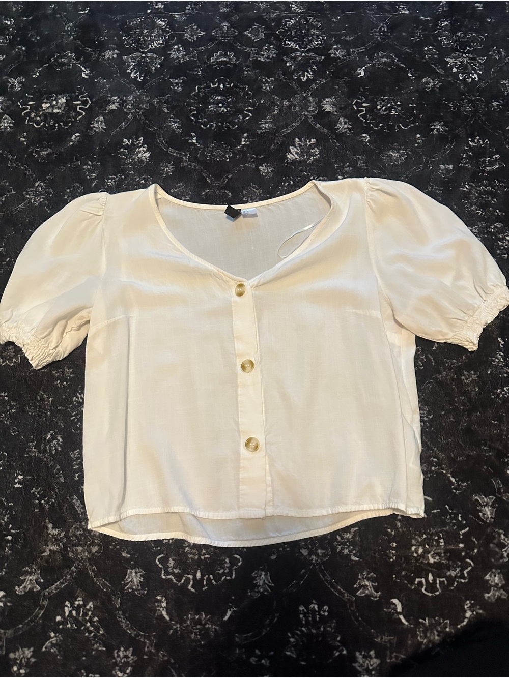Women's Cream Button-Front Puff Sleeve Top